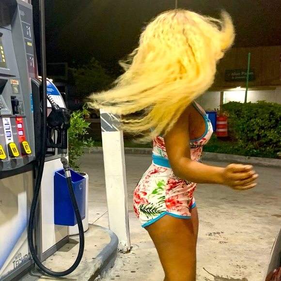 Spring White Floral Romper - Picture 2 of 8